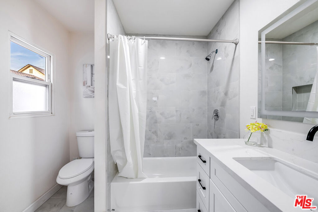 1207 W Orange Grove Avenue