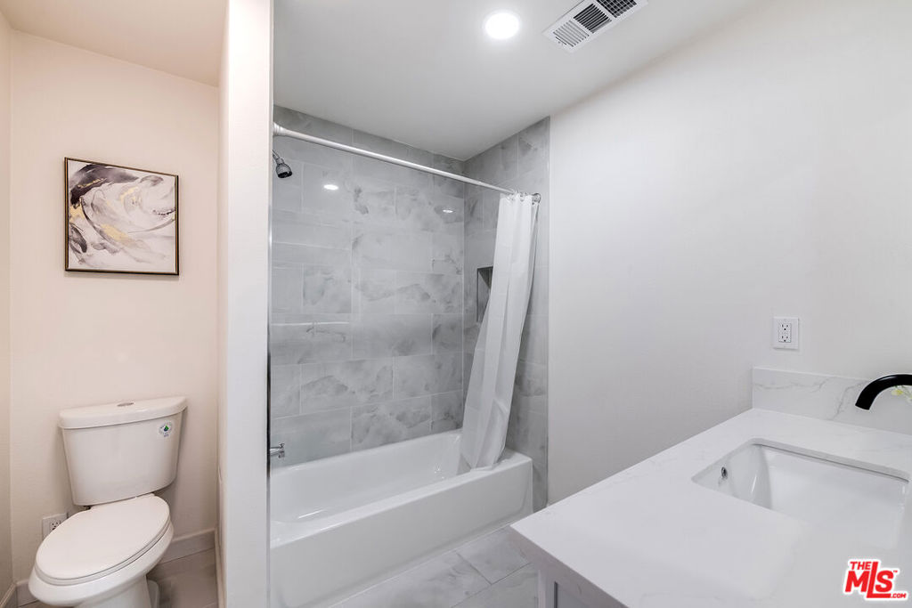 1207 W Orange Grove Avenue