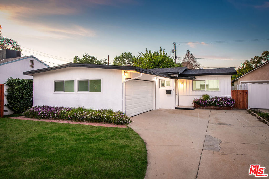 1207 W Orange Grove Avenue
