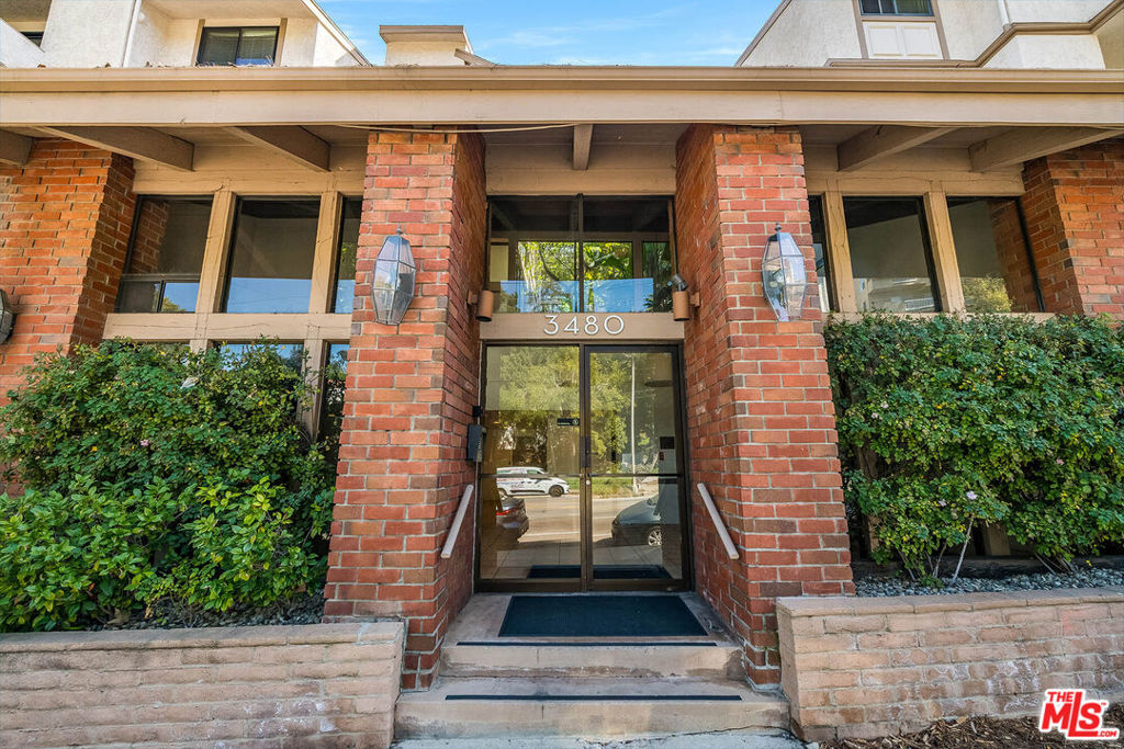 3480 Barham Boulevard 326