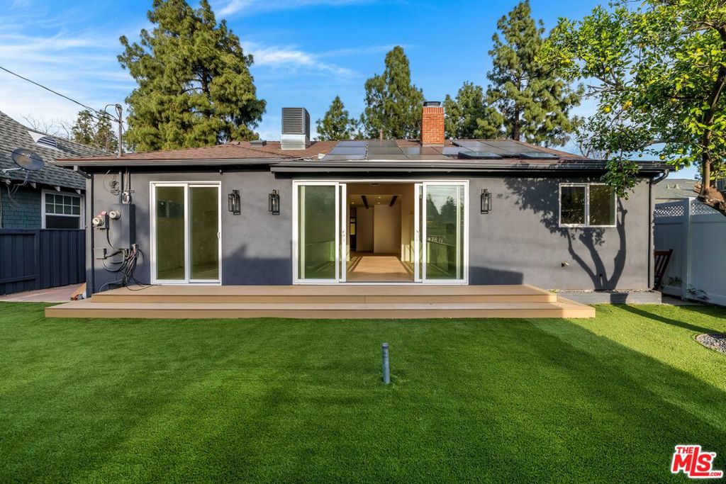 749 N Niagara Street