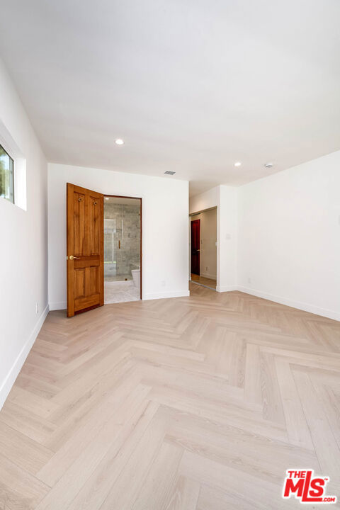 749 N Niagara Street