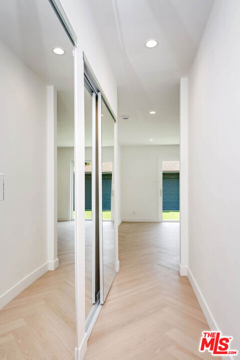 749 N Niagara Street