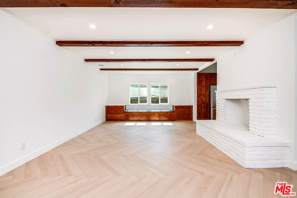 749 N Niagara Street