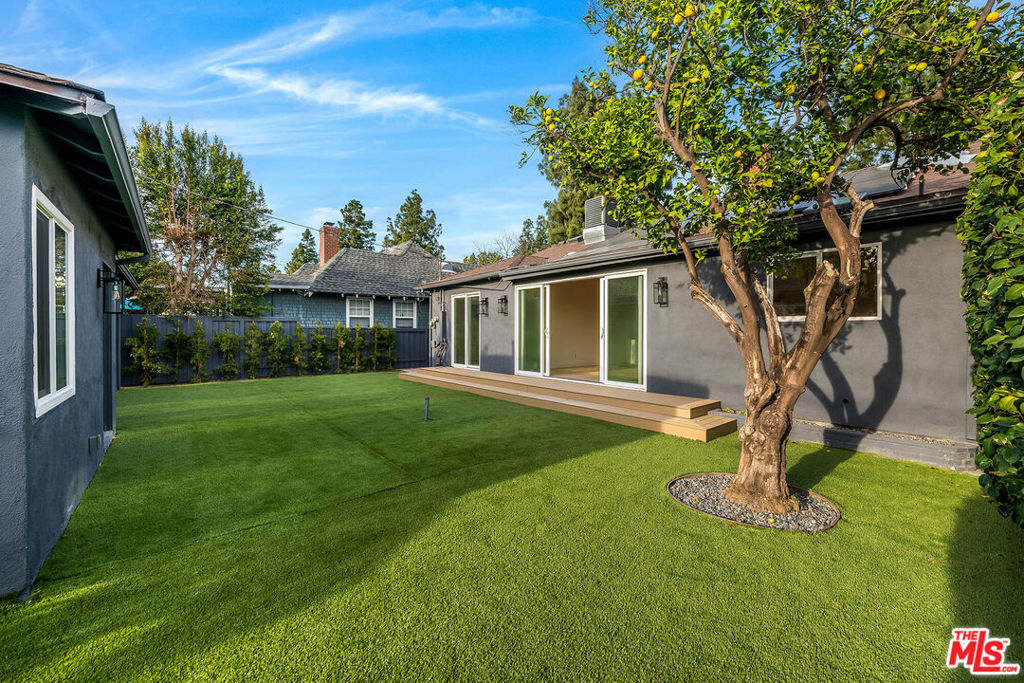 749 N Niagara Street