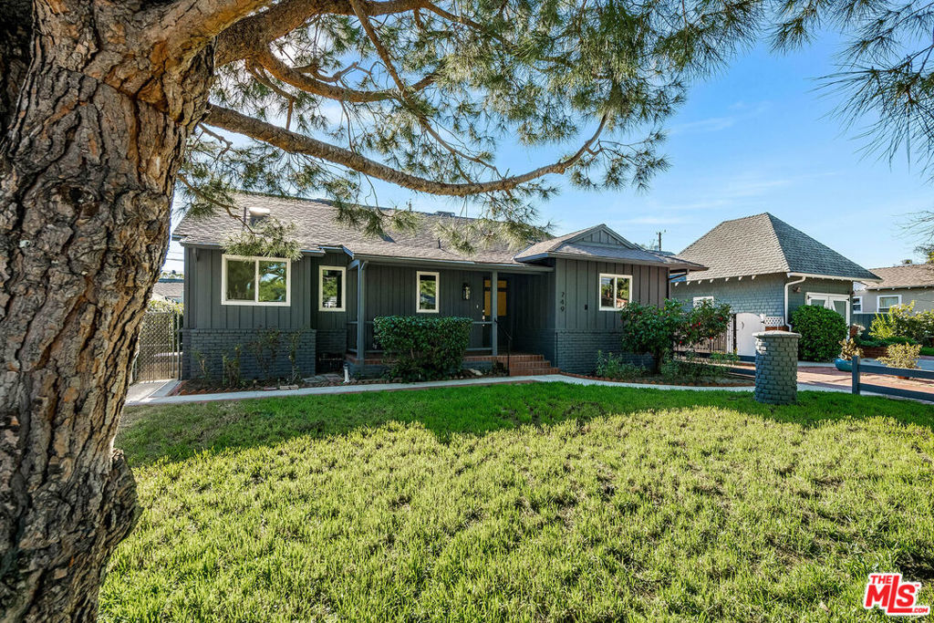 749 N Niagara Street