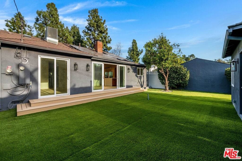 749 N Niagara Street