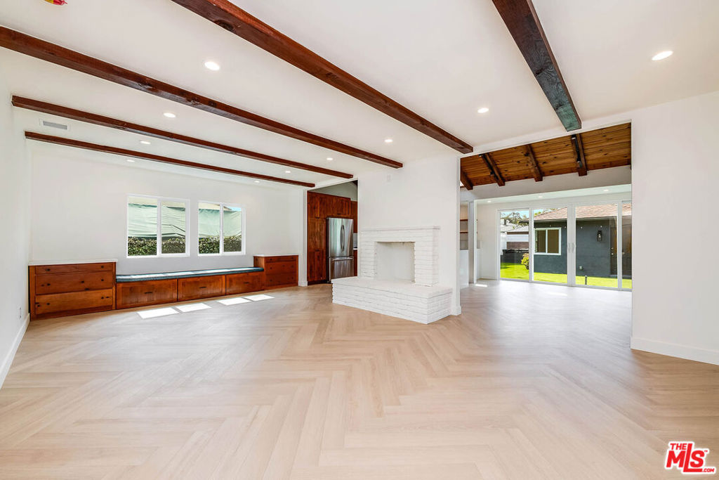 749 N Niagara Street