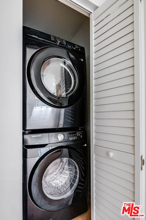 749 N Niagara Street