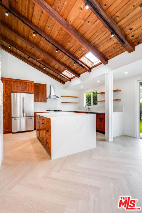 749 N Niagara Street