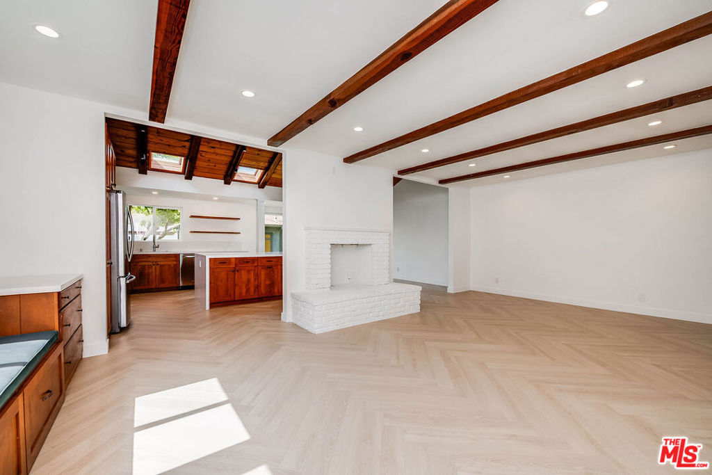 749 N Niagara Street