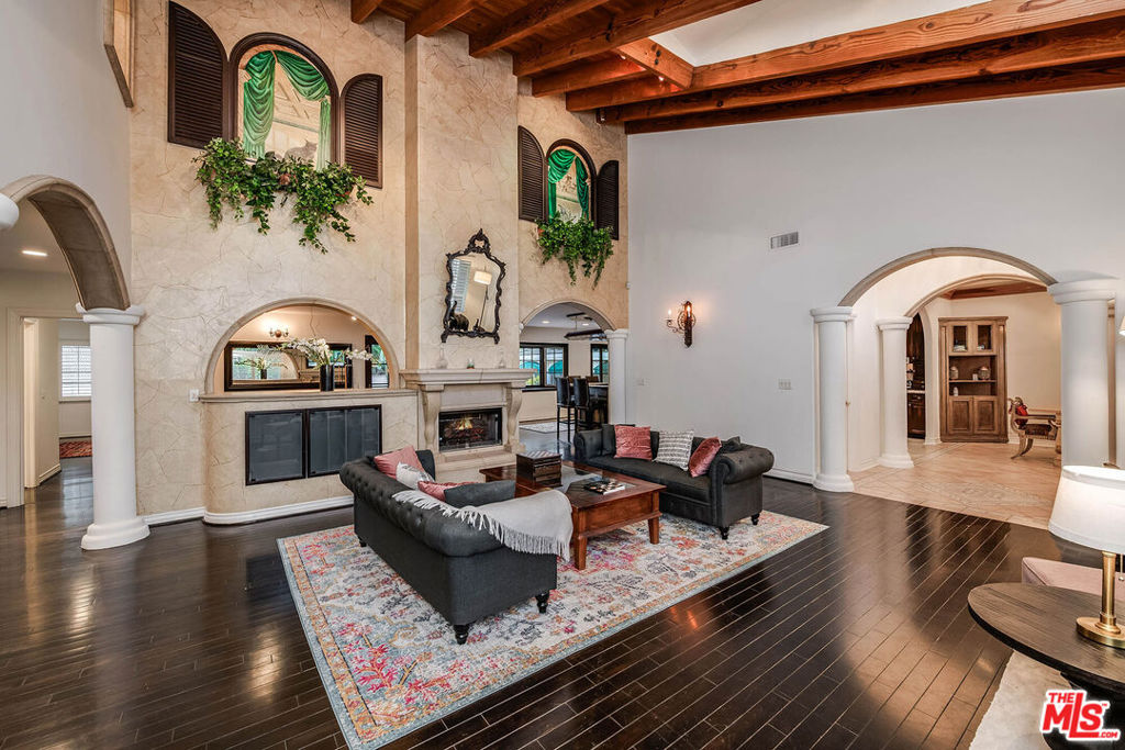 4063 Benedict Canyon Drive