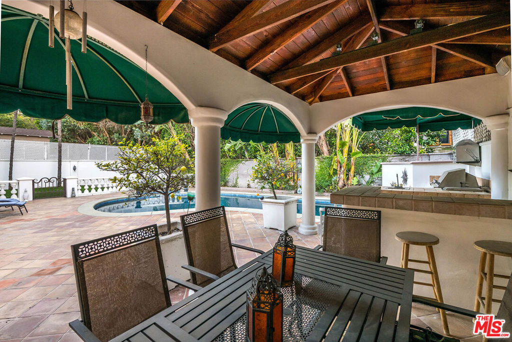 4063 Benedict Canyon Drive