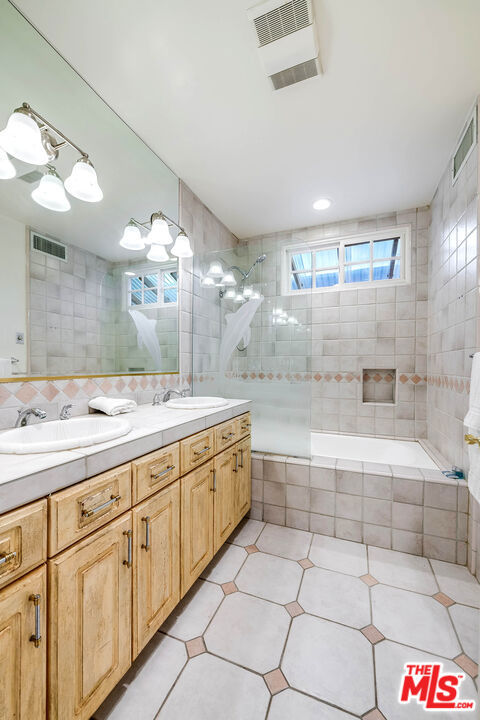 4063 Benedict Canyon Drive