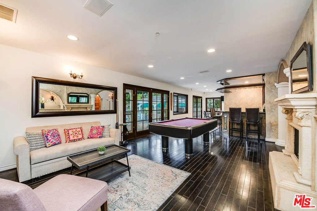 4063 Benedict Canyon Drive