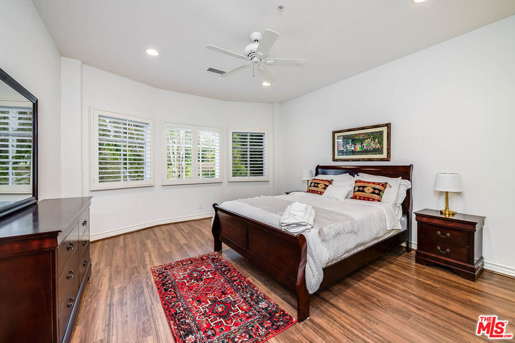 4063 Benedict Canyon Drive