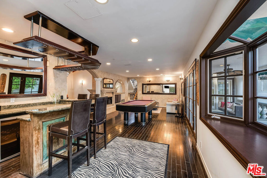 4063 Benedict Canyon Drive