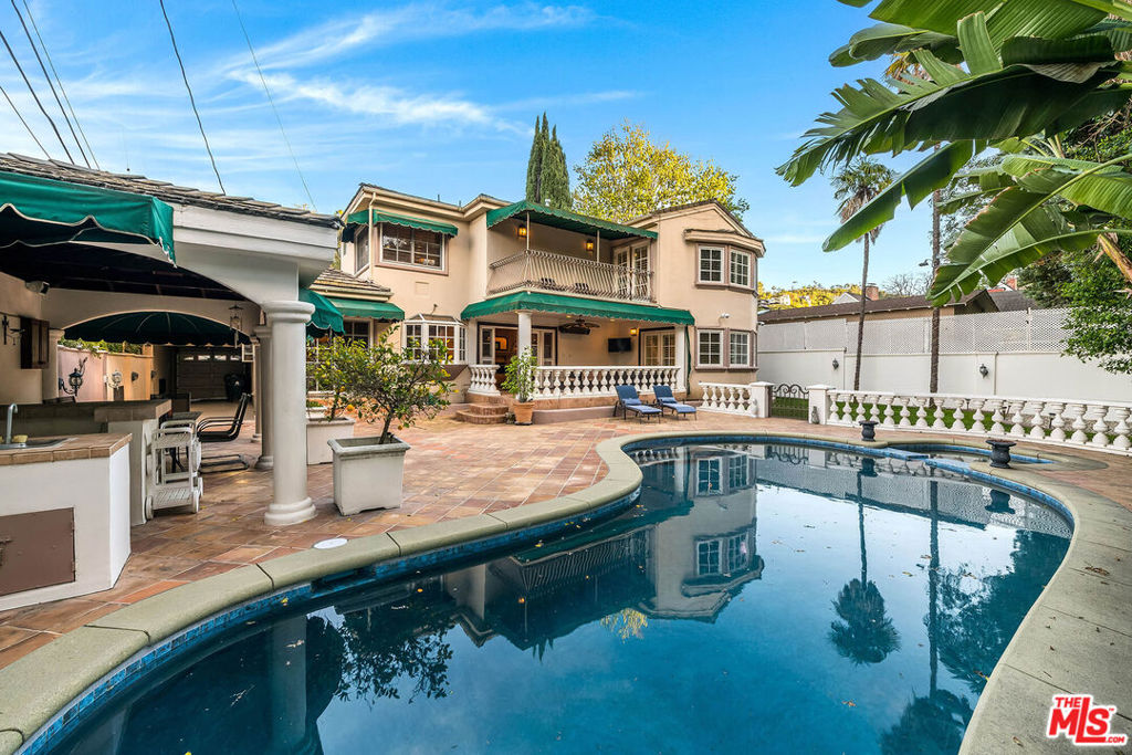 4063 Benedict Canyon Drive