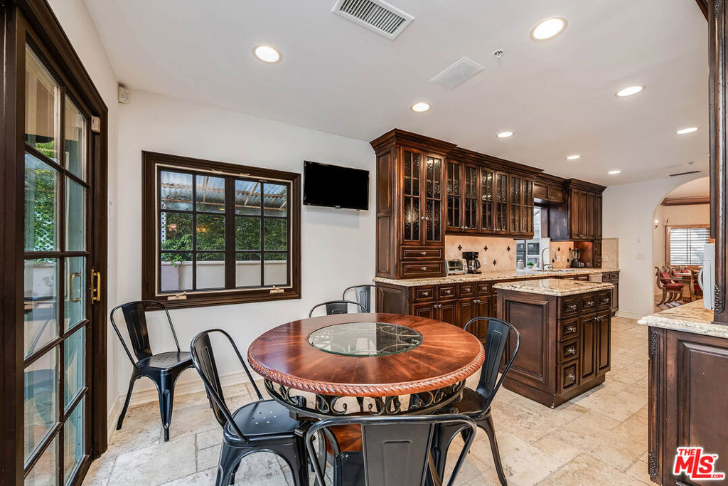 4063 Benedict Canyon Drive