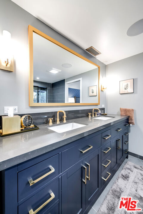 4635 Clybourn Avenue