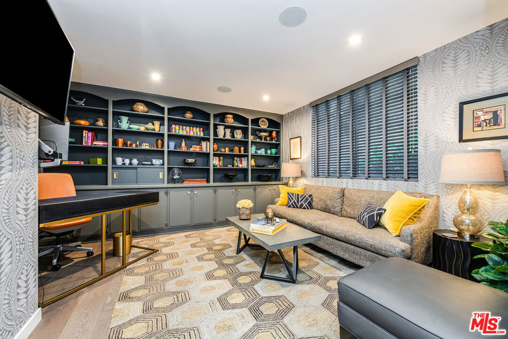 4635 Clybourn Avenue