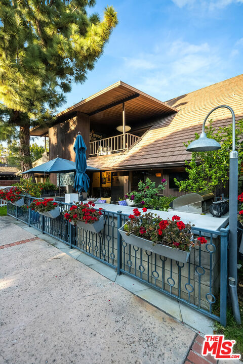 4635 Clybourn Avenue