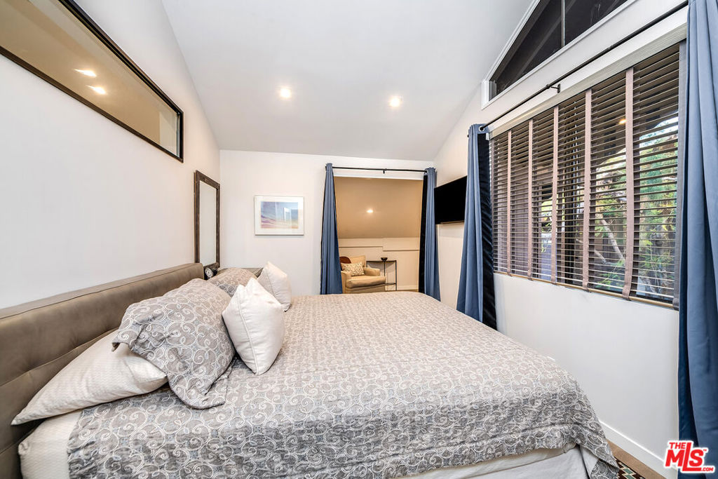 4635 Clybourn Avenue