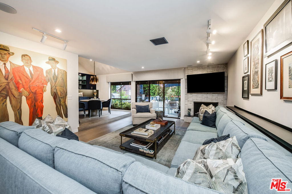 4635 Clybourn Avenue