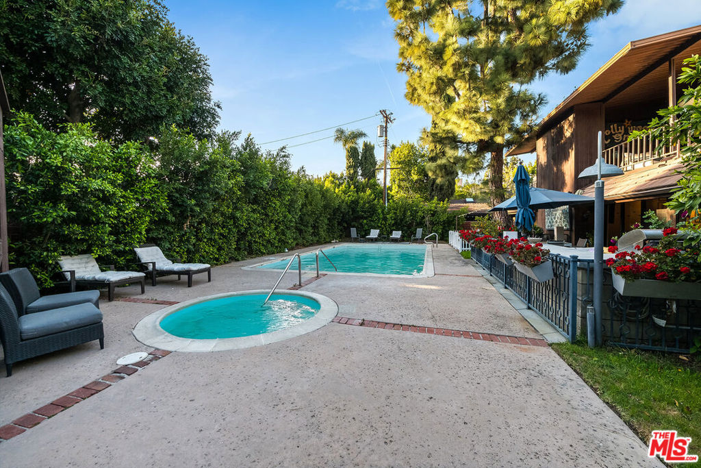 4635 Clybourn Avenue