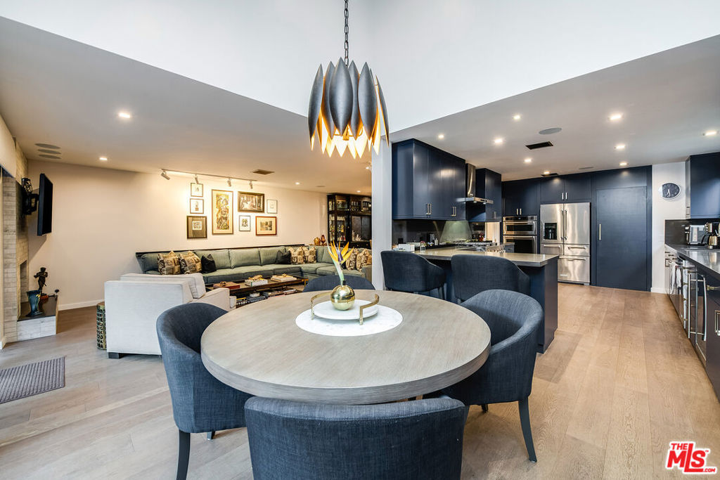 4635 Clybourn Avenue