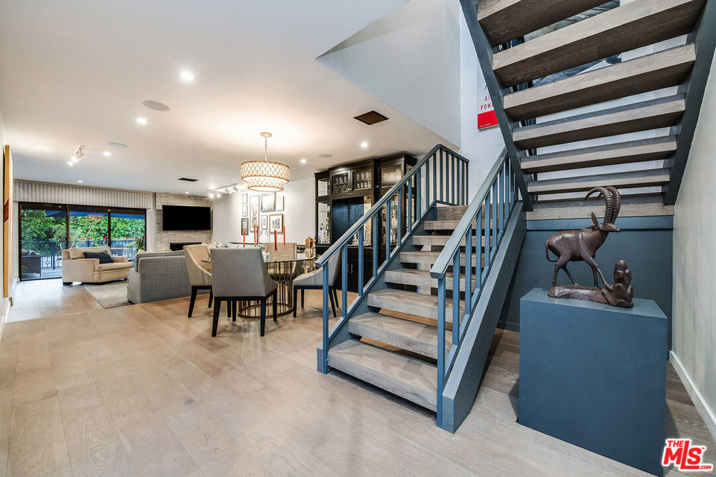 4635 Clybourn Avenue