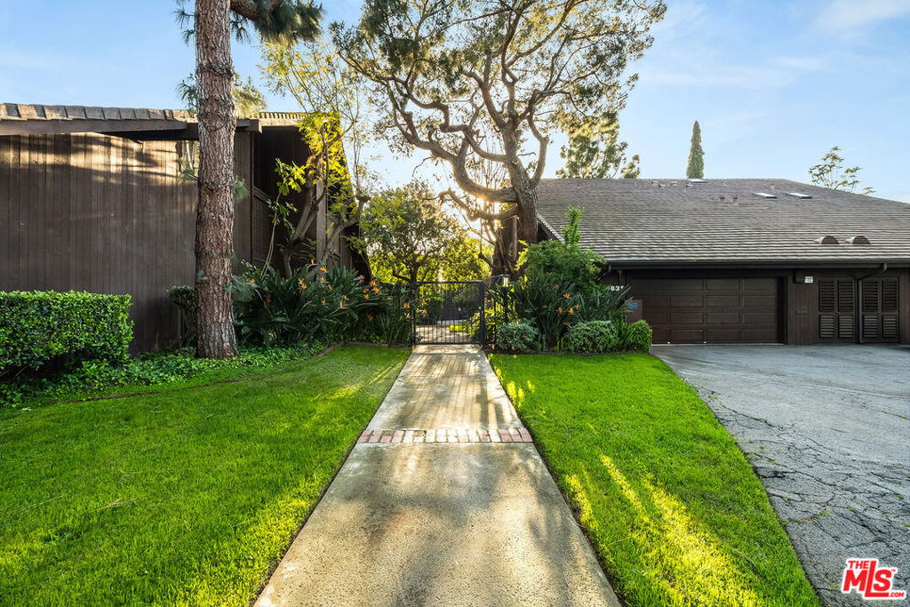 4635 Clybourn Avenue