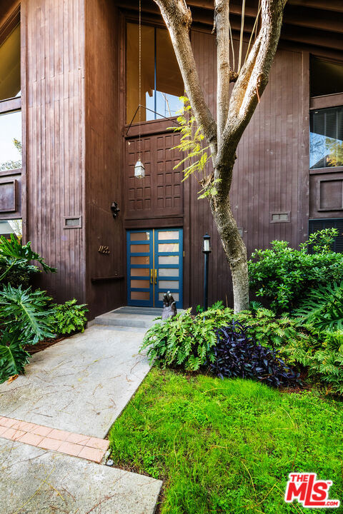 4635 Clybourn Avenue