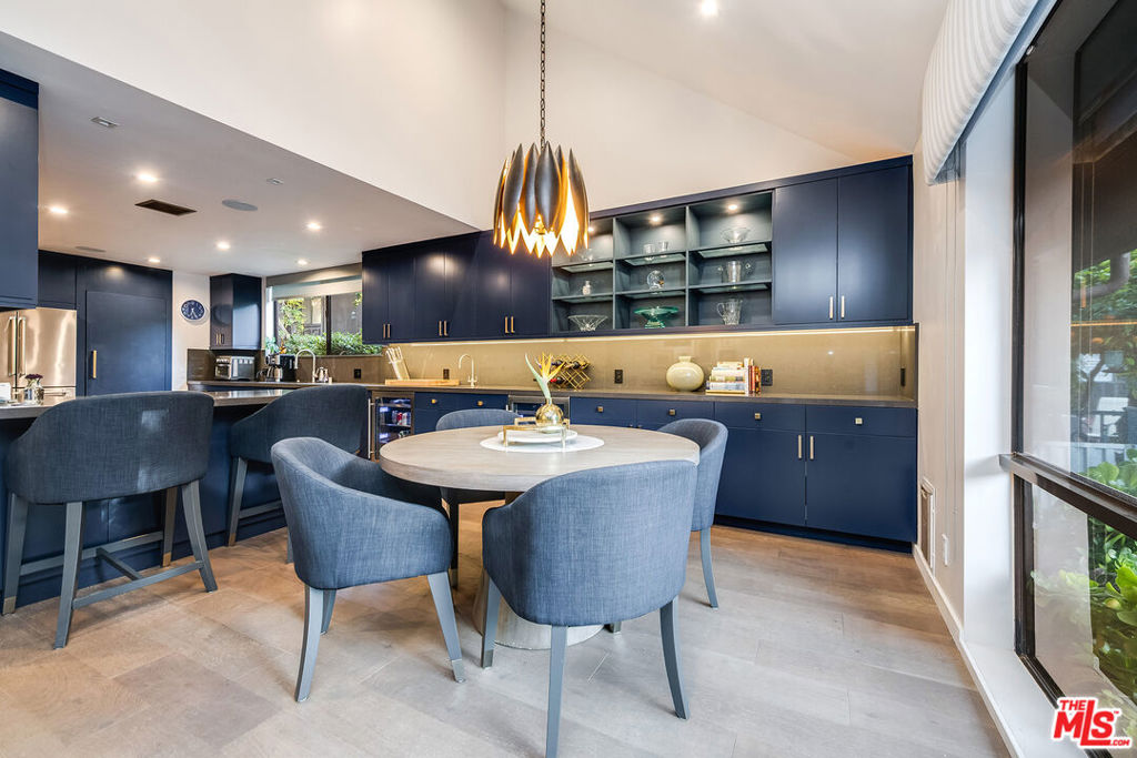 4635 Clybourn Avenue