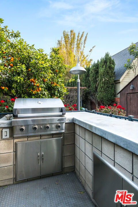 4635 Clybourn Avenue