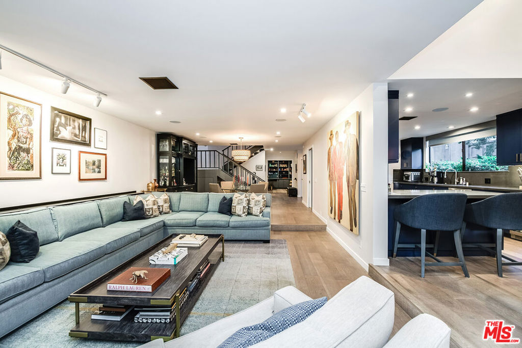 4635 Clybourn Avenue