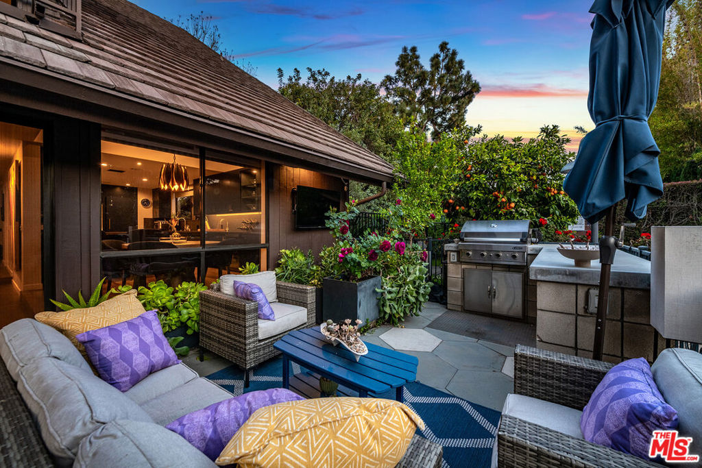 4635 Clybourn Avenue