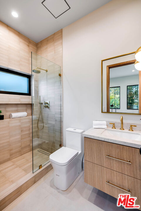 12427 Cumpston Street