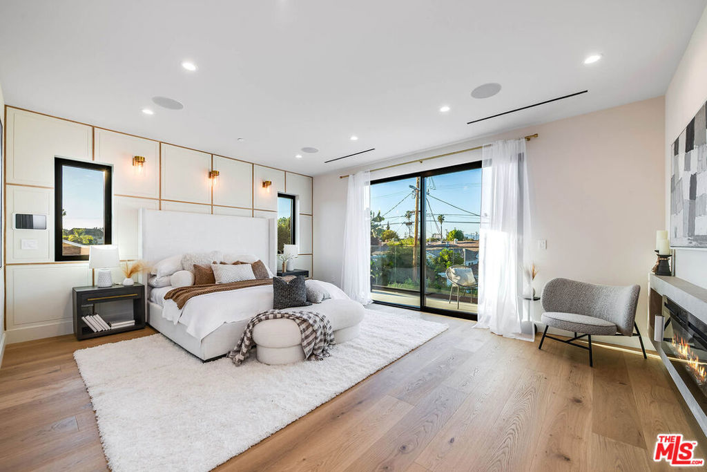 12427 Cumpston Street