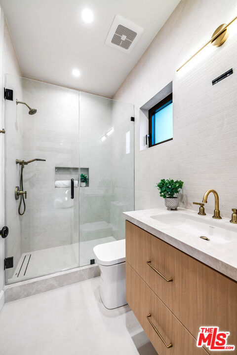 12427 Cumpston Street