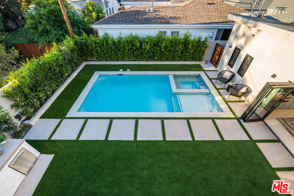 12427 Cumpston Street