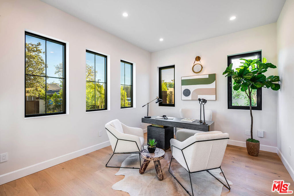 12427 Cumpston Street