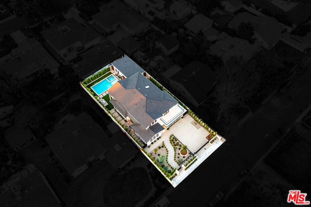 12427 Cumpston Street