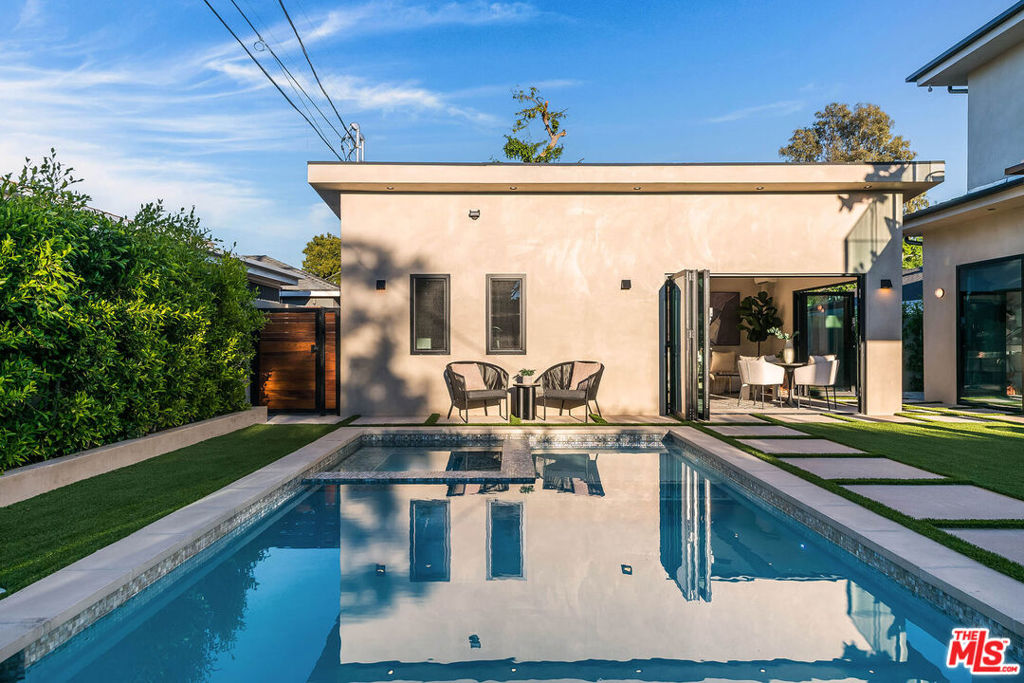 12427 Cumpston Street