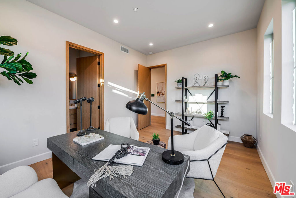 12427 Cumpston Street