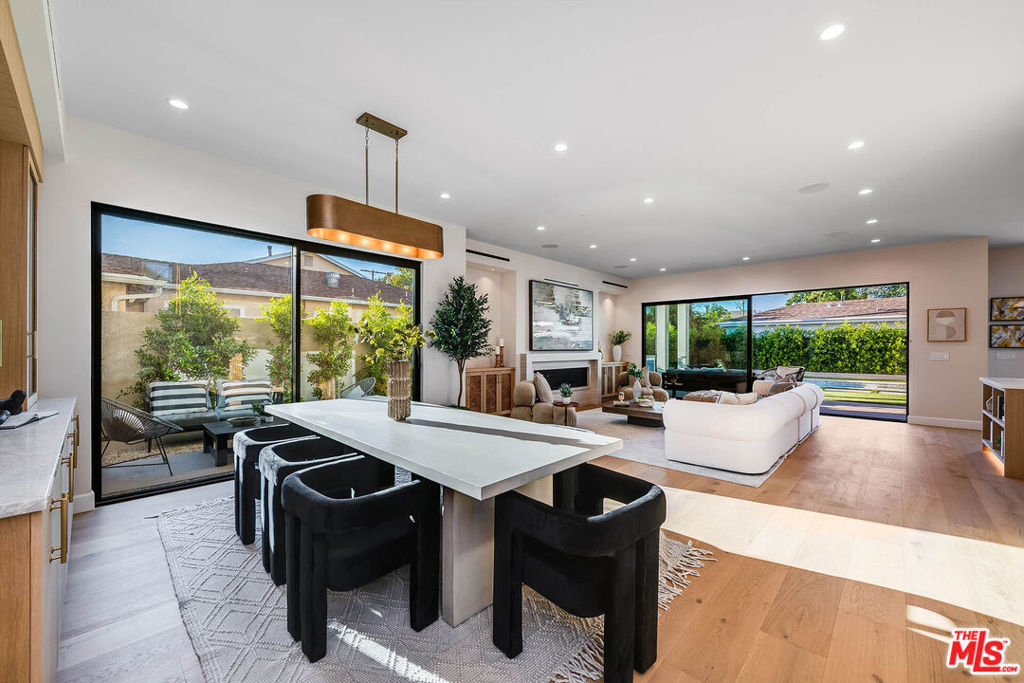 12427 Cumpston Street