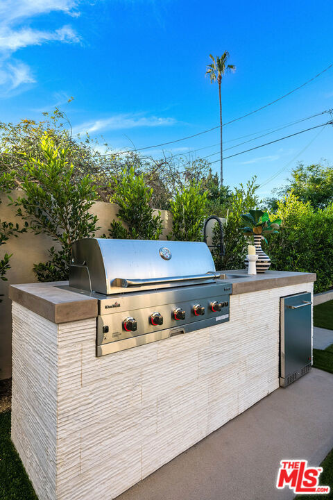 12427 Cumpston Street