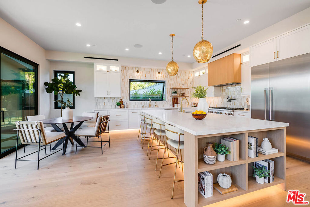 12427 Cumpston Street