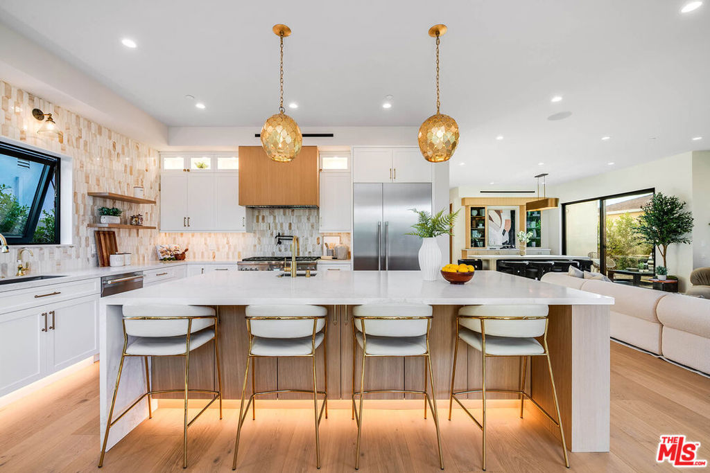 12427 Cumpston Street