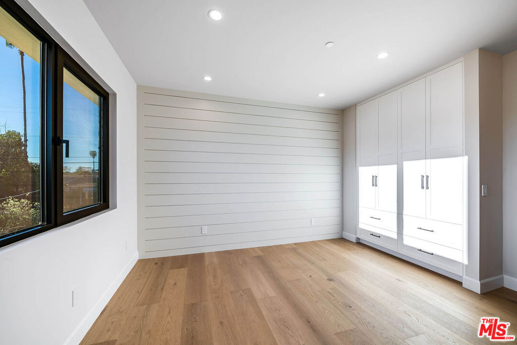 12427 Cumpston Street